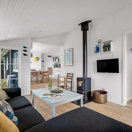 Neija - 800m From The Sea By Interhome