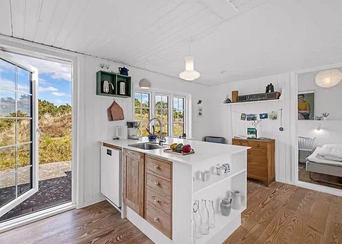 Neija - 800m From The Sea By Interhome